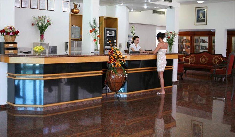 卡洛利亚海滩公寓式酒店 珊瑚湾 内观 照片